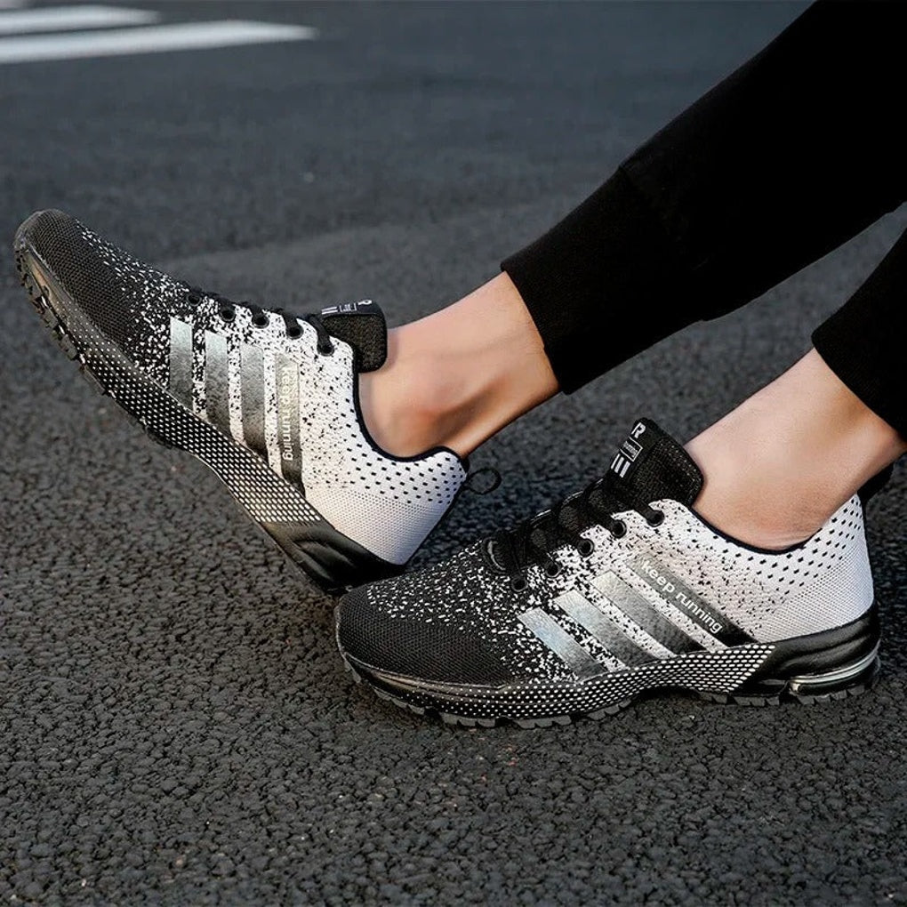 Men's Mesh Running Trainers with Reflective Stripes