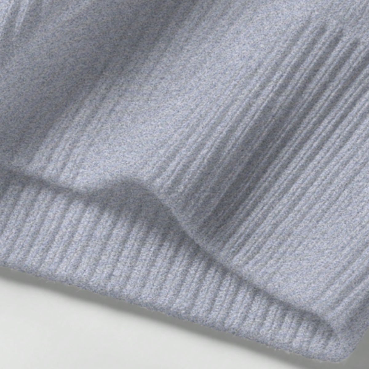 Męski dzianinowy sweter z zamkiem na 1/4 długości i stójką