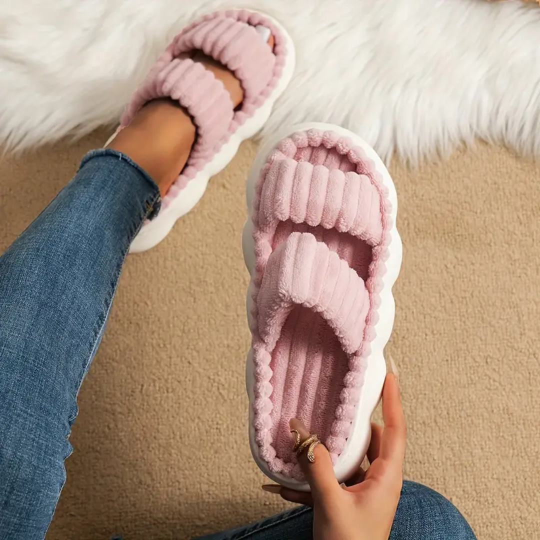 Damskie miękkie kapcie z odkrytą piętą i dwoma paskami palcami open toe