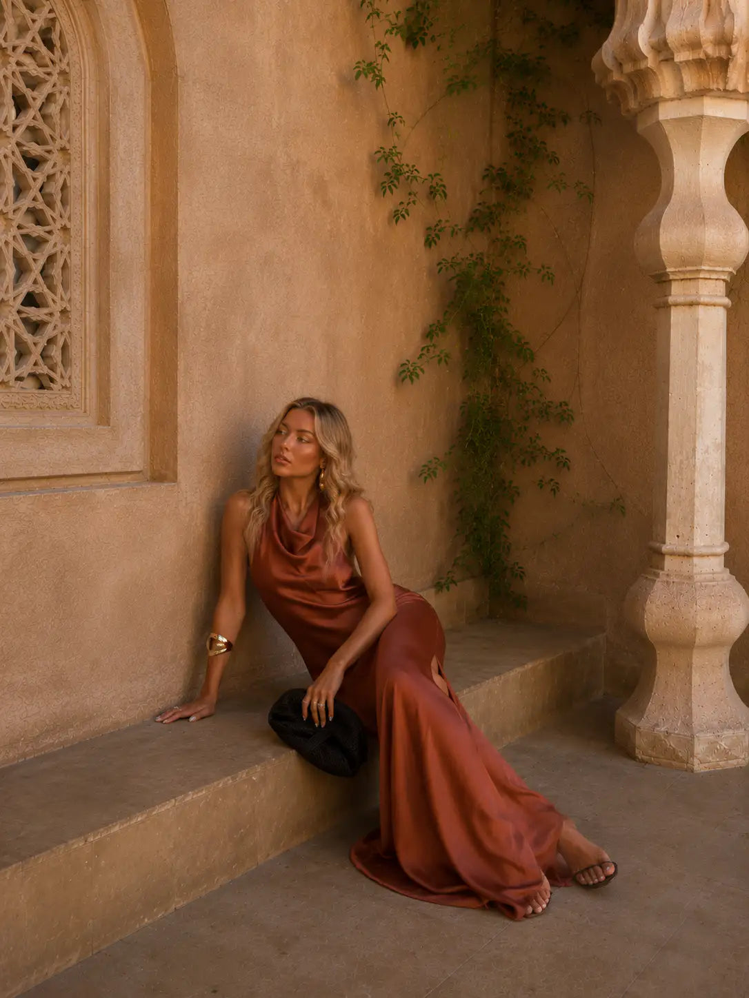 Robe longue dos nu pour femme, style satin, à col bénitier