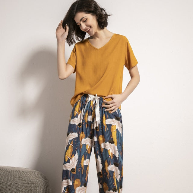 Women's Floral Print Pyjama Set | Soft V-Neck Sleepwear