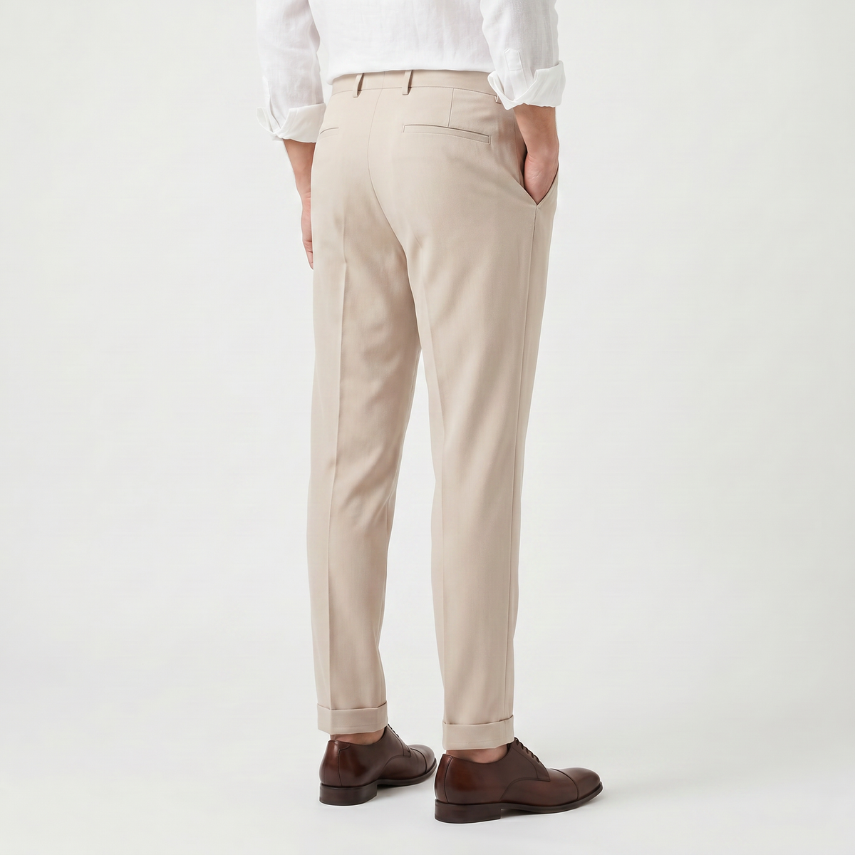 Pantalon fuselé plissé pour homme avec bas retourné