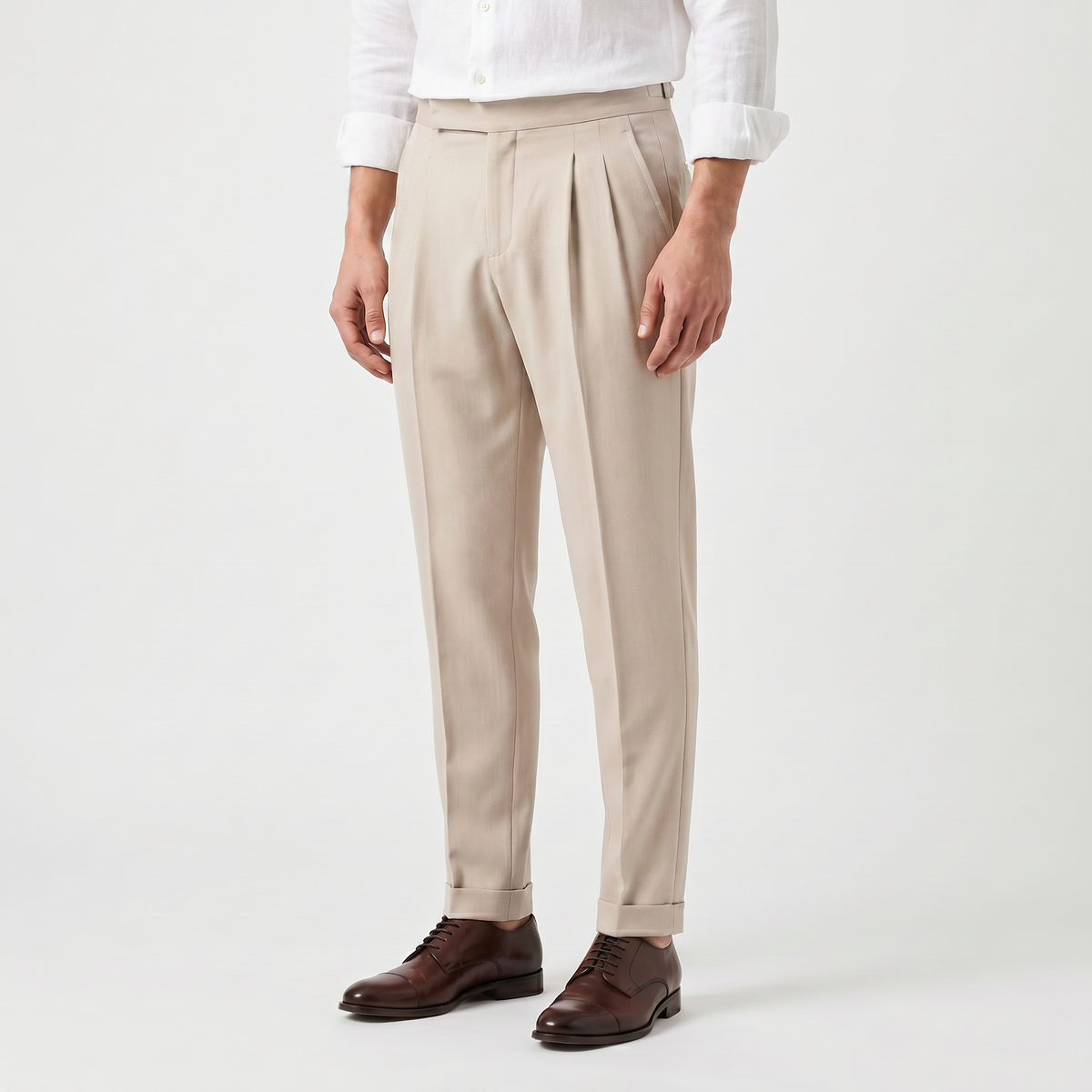 Pantalon fuselé plissé pour homme avec bas retourné