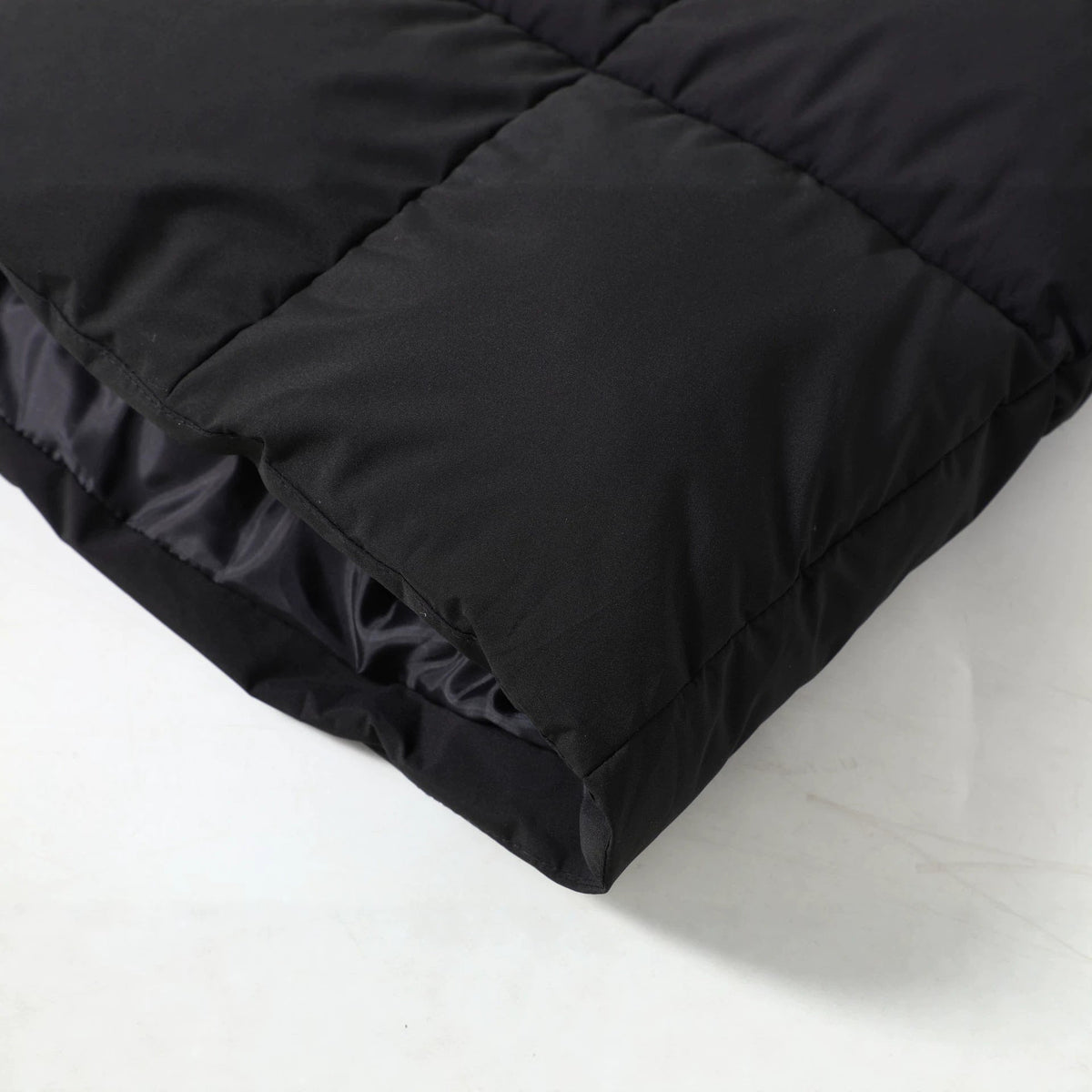 Doudoune longue à capuche pour femme avec bordure en fausse fourrure