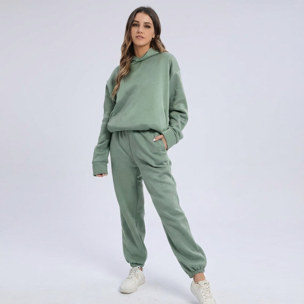 Damski oversize’owy komplet dresowy: bluza z kapturem i joggery