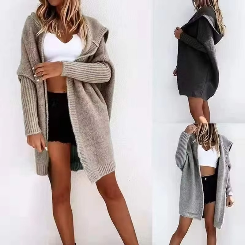 Cardigan en maille à capuche pour femme avec manches chauve-souris