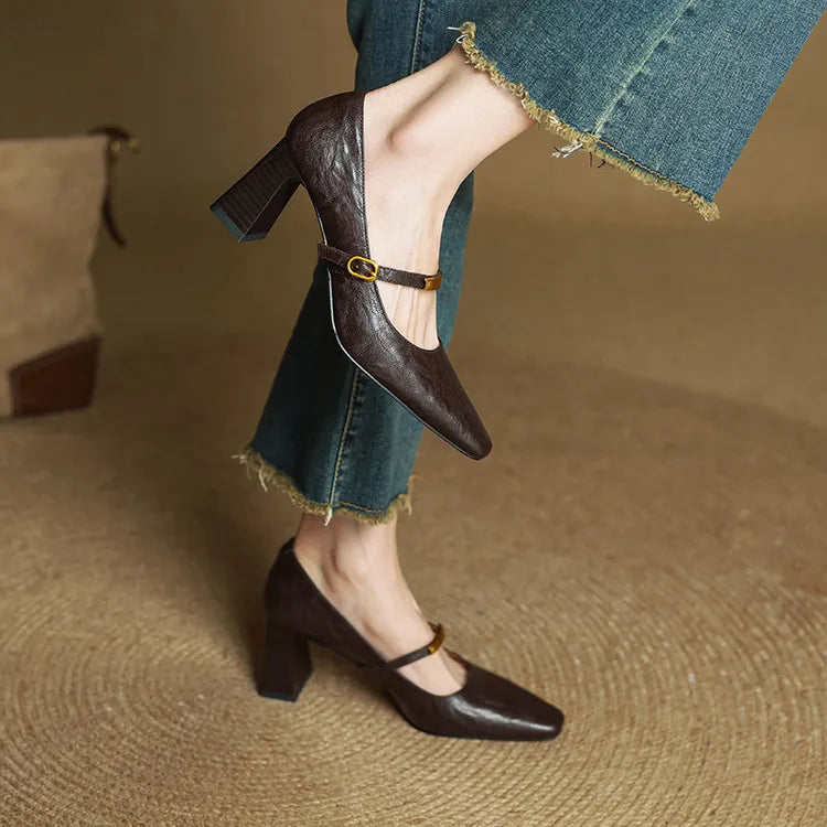 Escarpins pour femmes à brides style Mary Jane et talon carré