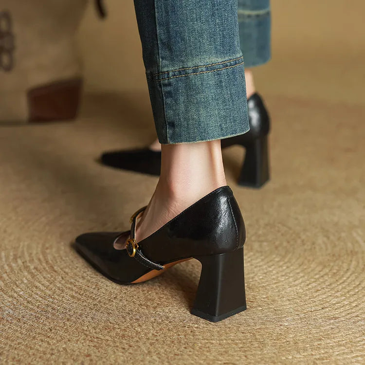 Escarpins pour femmes à brides style Mary Jane et talon carré