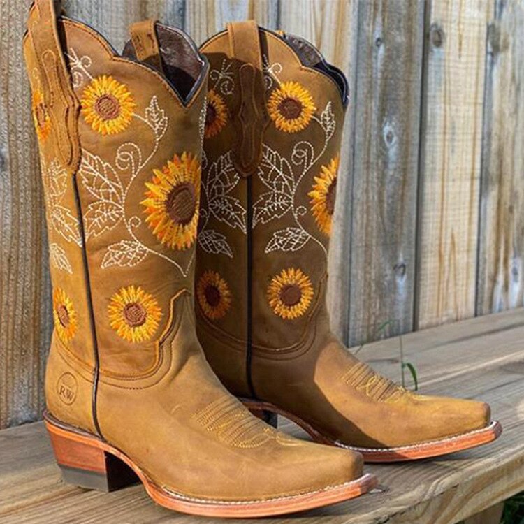 Women's Floral Embroidered Western Boots