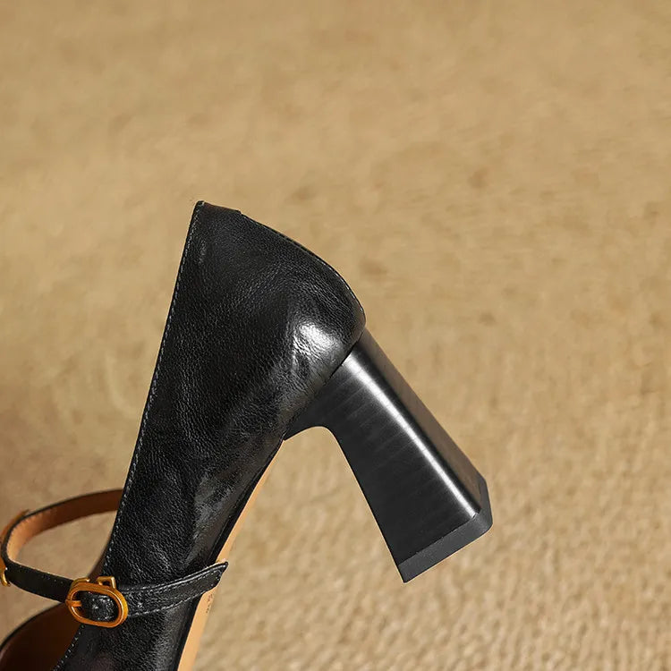 Escarpins pour femmes à brides style Mary Jane et talon carré