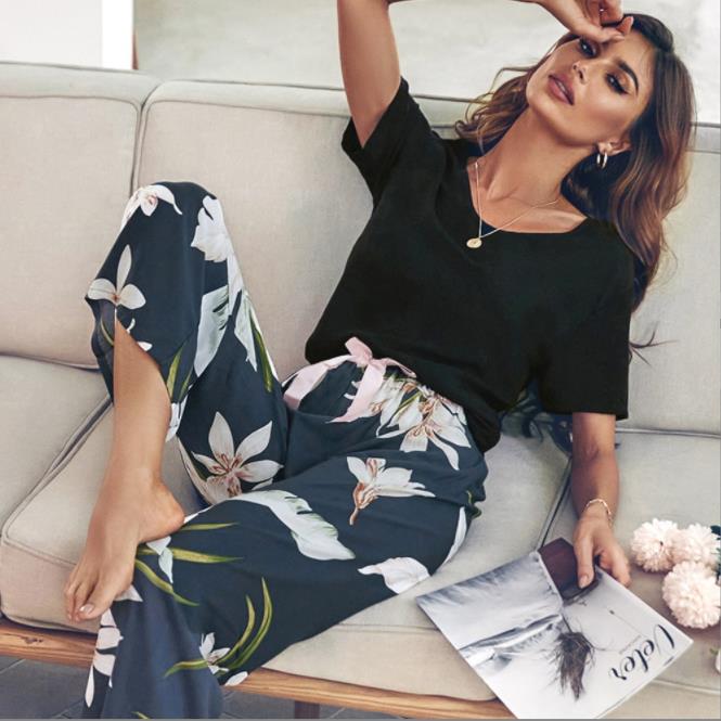 Women's Floral Print Pyjama Set | Soft V-Neck Sleepwear