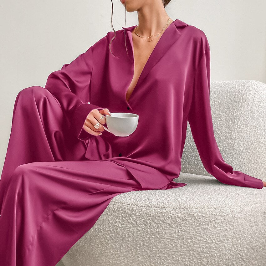 Ensemble de pyjama satiné pour femme avec pantalon à jambes larges