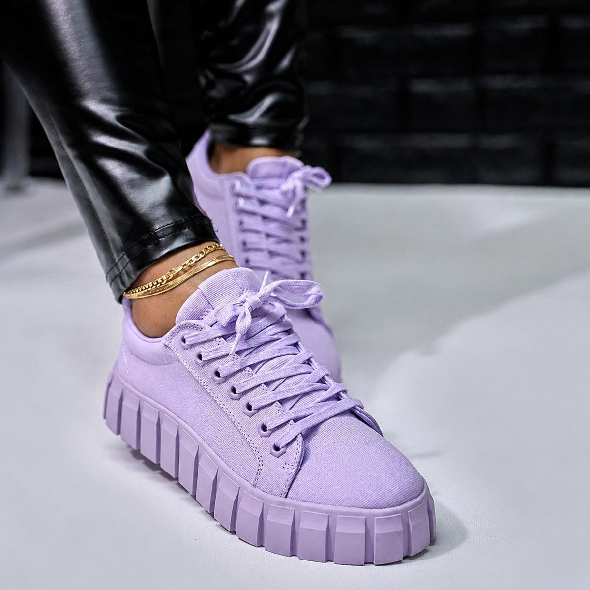 Damskie masywne sneakersy na platformie ze sznurowaniem