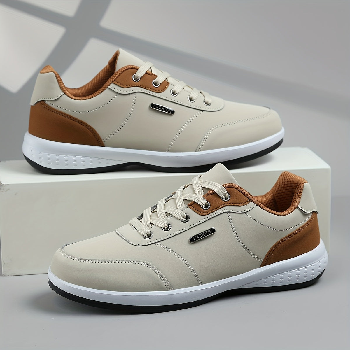 Men's Lace-Up Trainers with Contrast Detailing