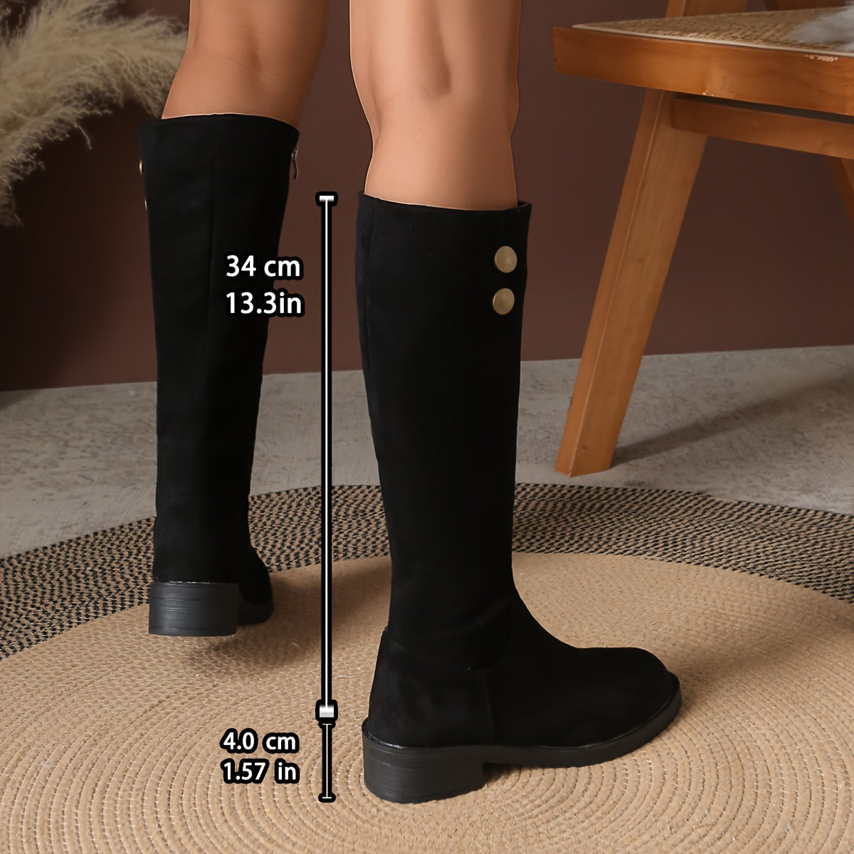 Bottes montantes pour femmes avec détail de boutons dorés