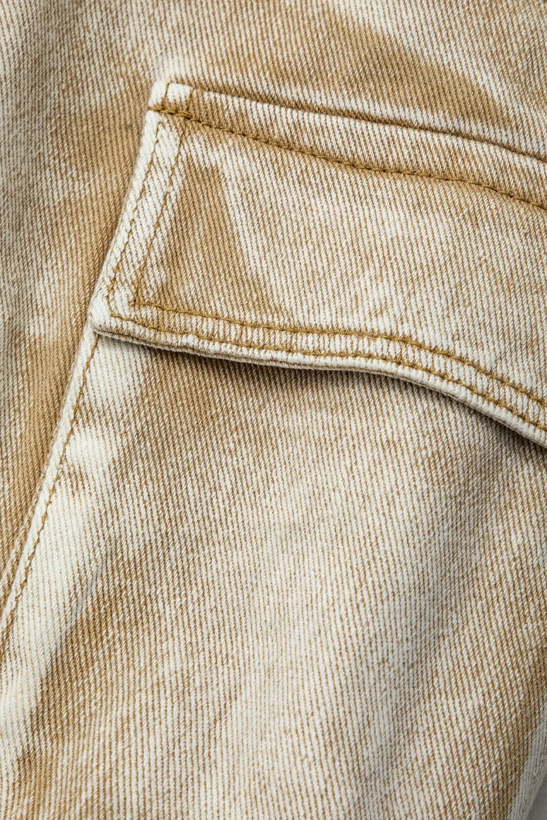 Wide-Leg Cargo Jeans with Multiple Pockets