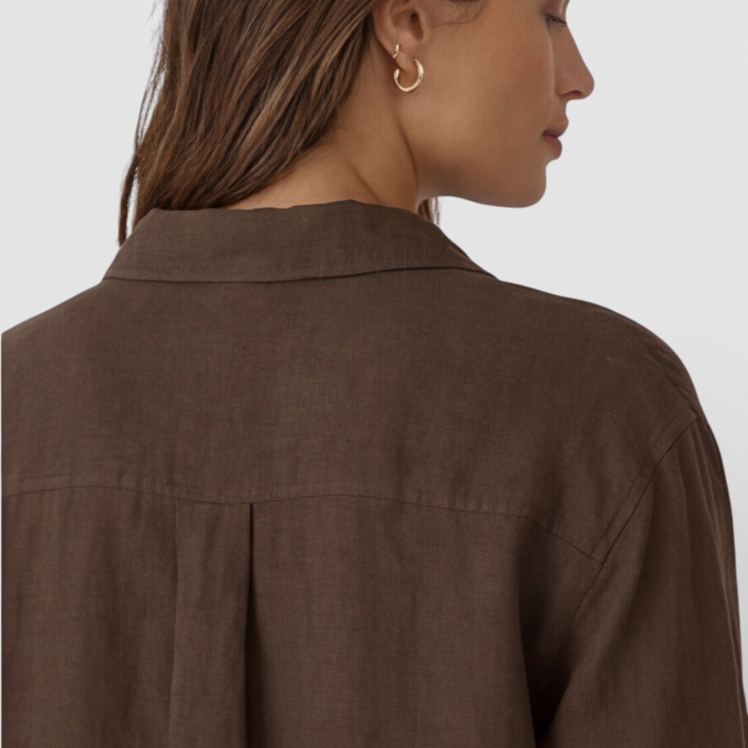 Linen Button-Up Shirt with Relaxed Fit and Roll-Up Sleeves