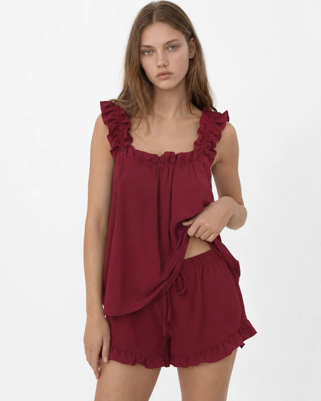 Ensemble de pyjama pour femme à bretelles et short volantés