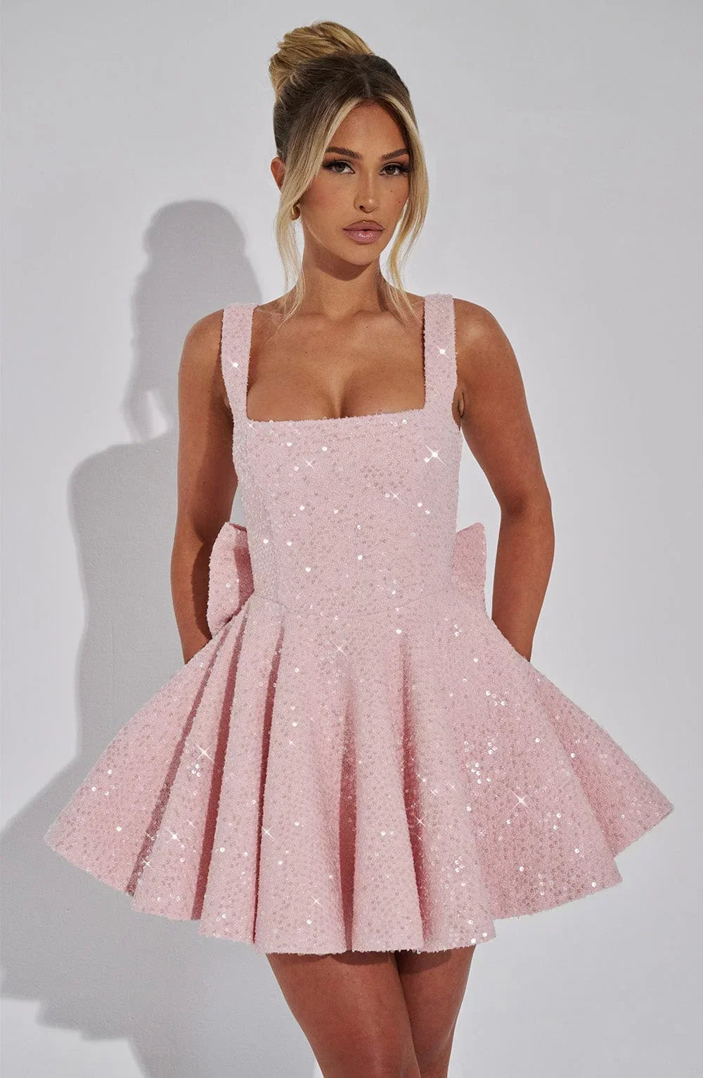Mini-robe à sequins pour femme avec détail nœud