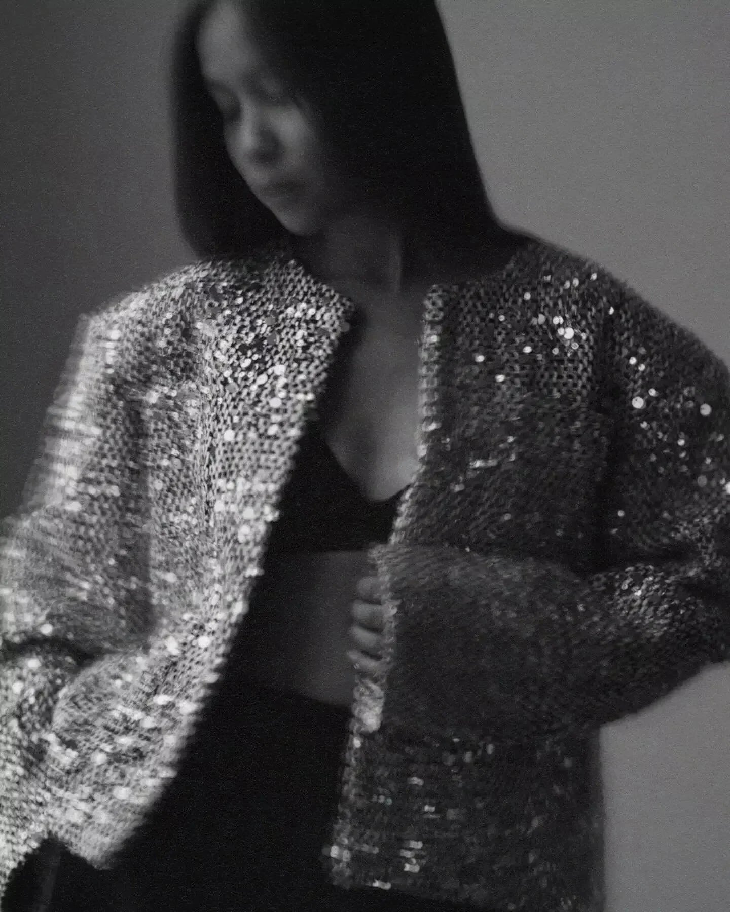 Veste courte en bouclé à sequins pour femme