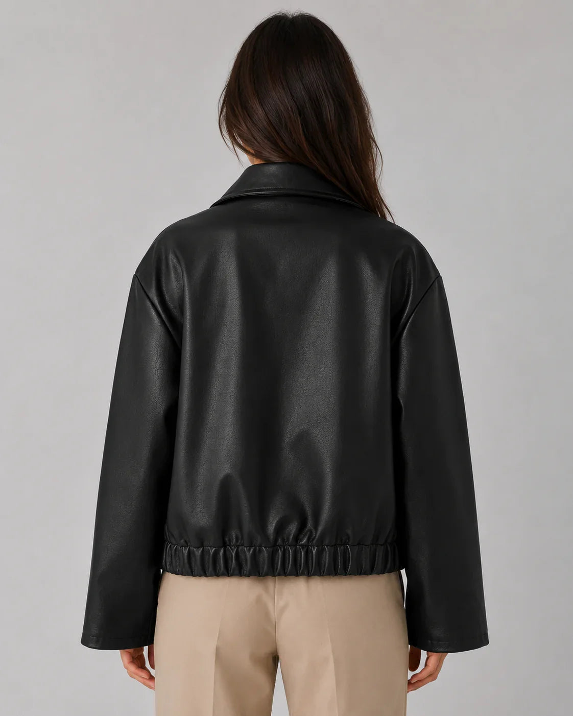 Veste courte pour femme à fermeture éclair sur le devant, aspect cuir
