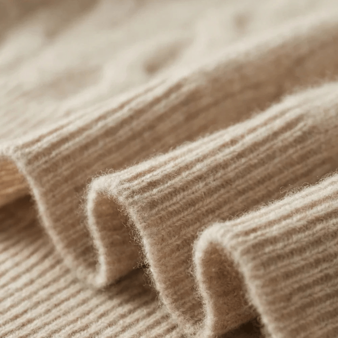 Męski sweter z warkoczowym splotem i zamkiem do 1/4 długości