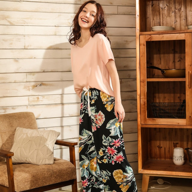 Women's Floral Print Pyjama Set | Soft V-Neck Sleepwear