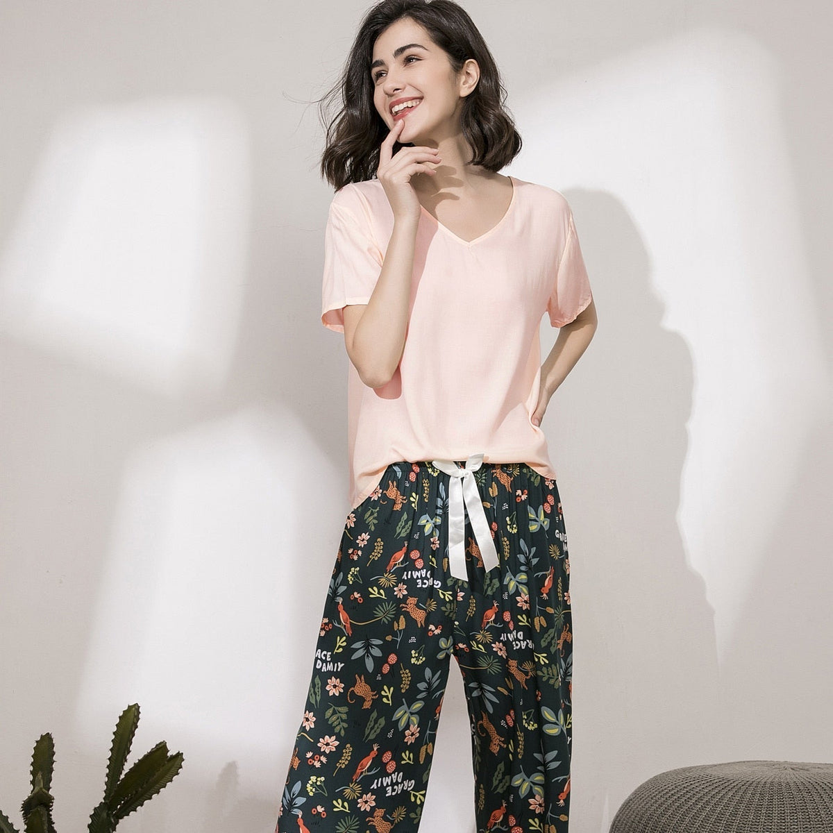 Women's Floral Print Pyjama Set | Soft V-Neck Sleepwear