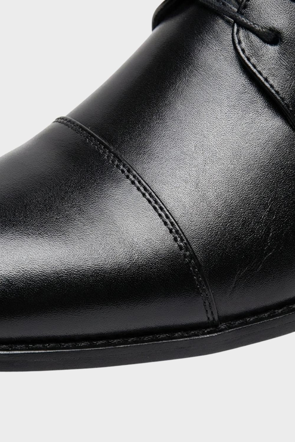 Leather Oxford Shoes with Cap Toe