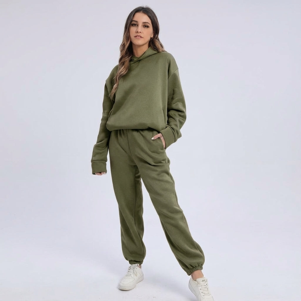 Damski oversize’owy komplet dresowy: bluza z kapturem i joggery