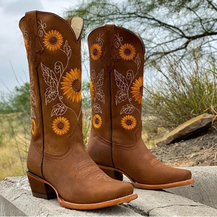 Women's Floral Embroidered Western Boots