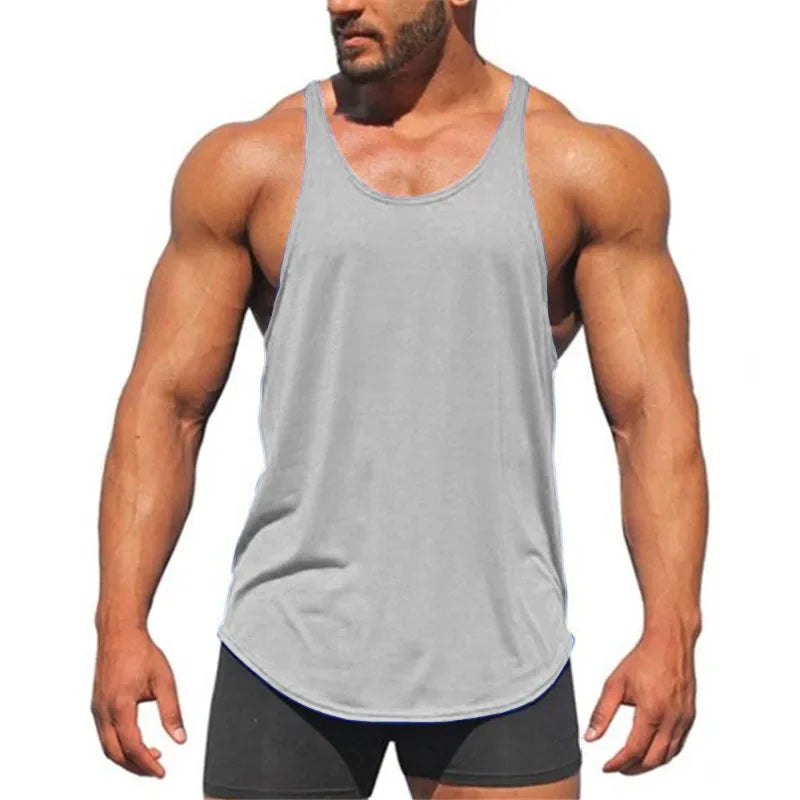 Débardeur de sport stringer pour homme avec emmanchures très échancrées