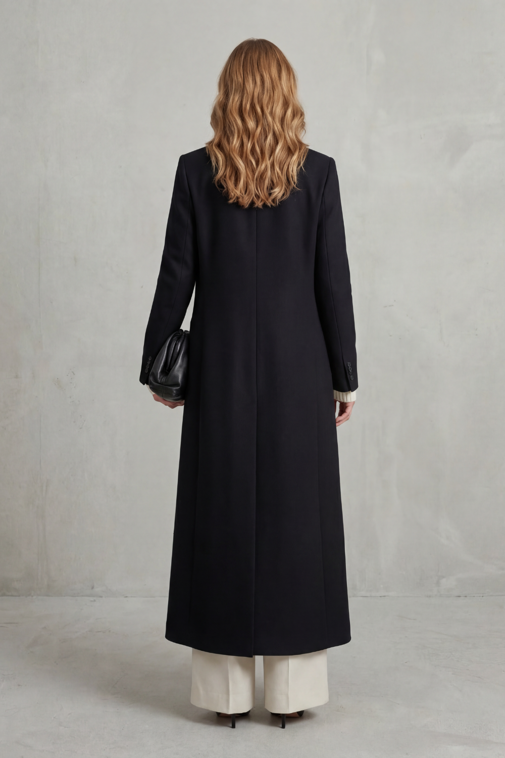 Manteau long ajusté pour femme en mélange de laine avec devant croisé