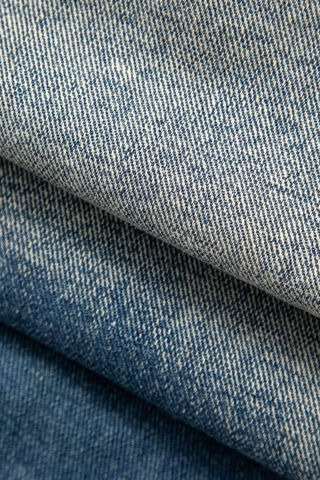Wide-Leg Cargo Jeans with Multiple Pockets