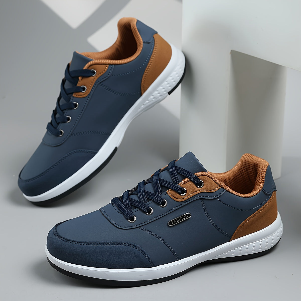 Men's Lace-Up Trainers with Contrast Detailing