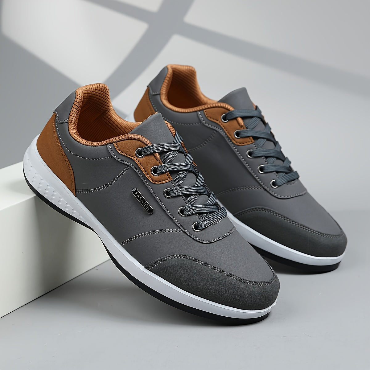Men's Lace-Up Trainers with Contrast Detailing