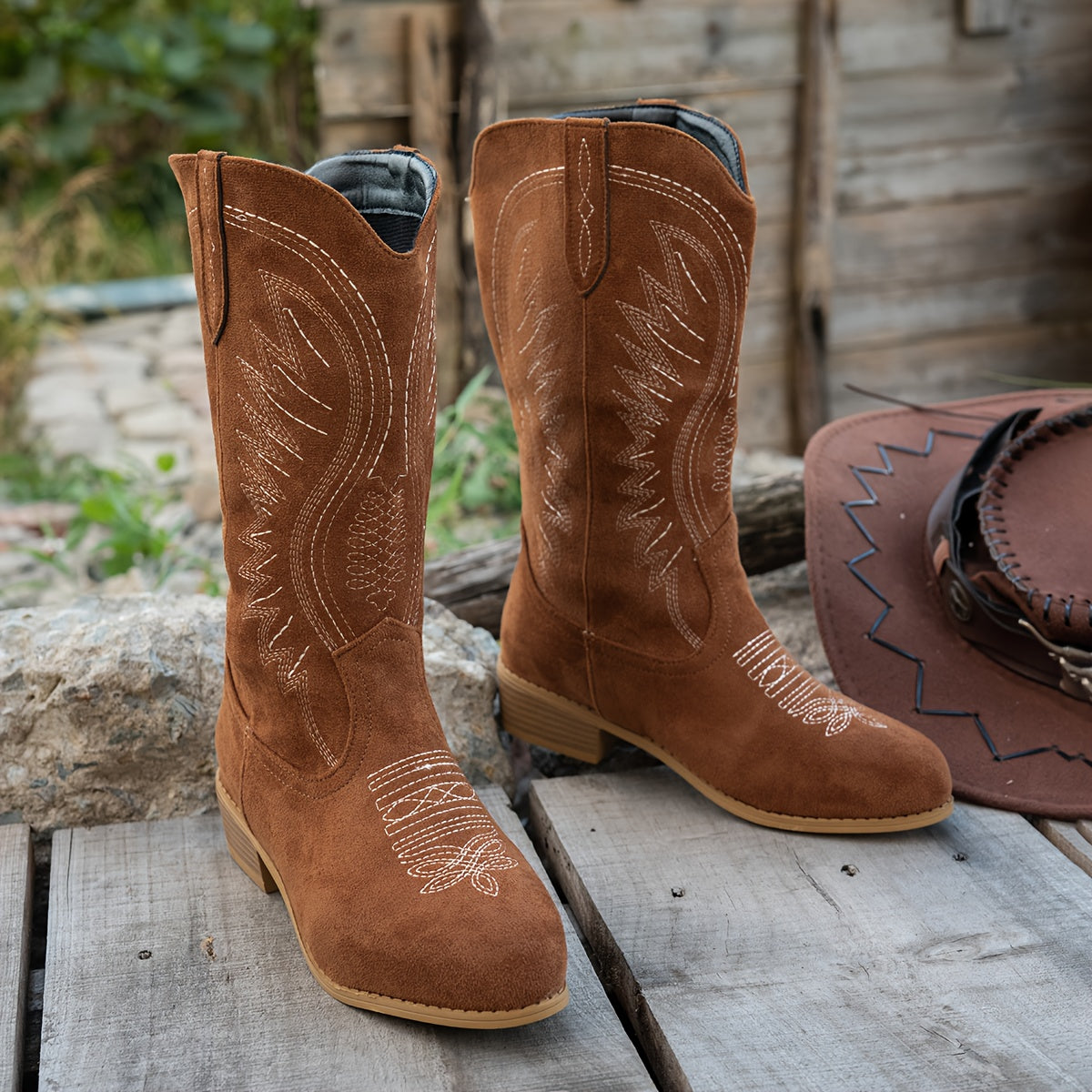 Bottes de cowboy western pour femmes avec détails brodés