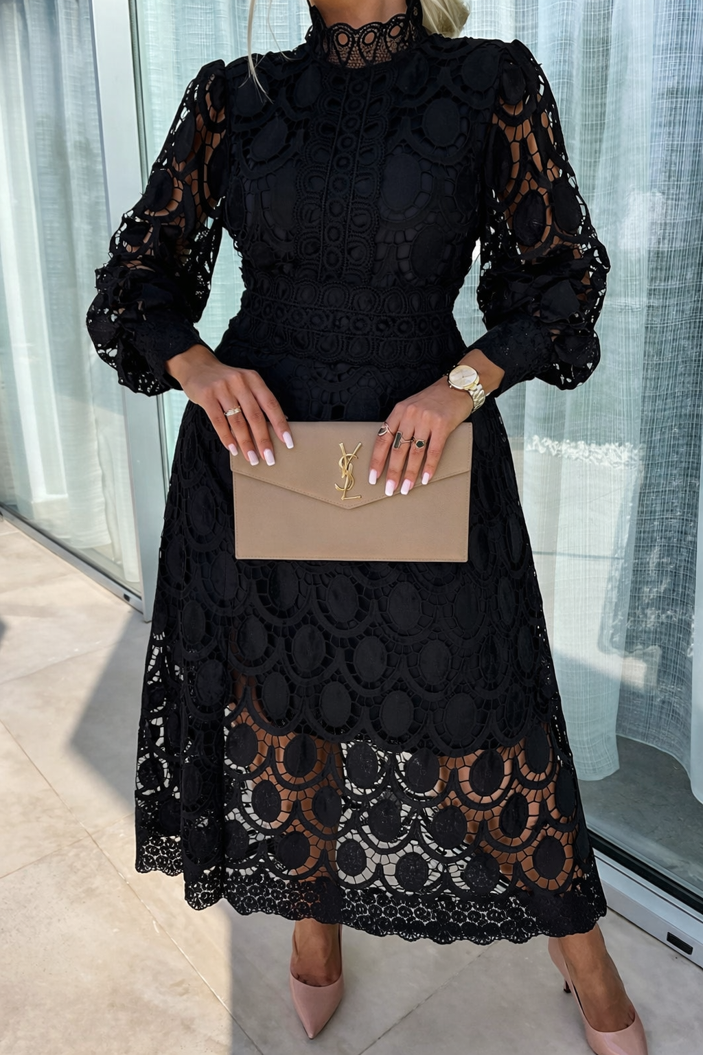 Robe midi en dentelle pour femme à col montant et manches longues