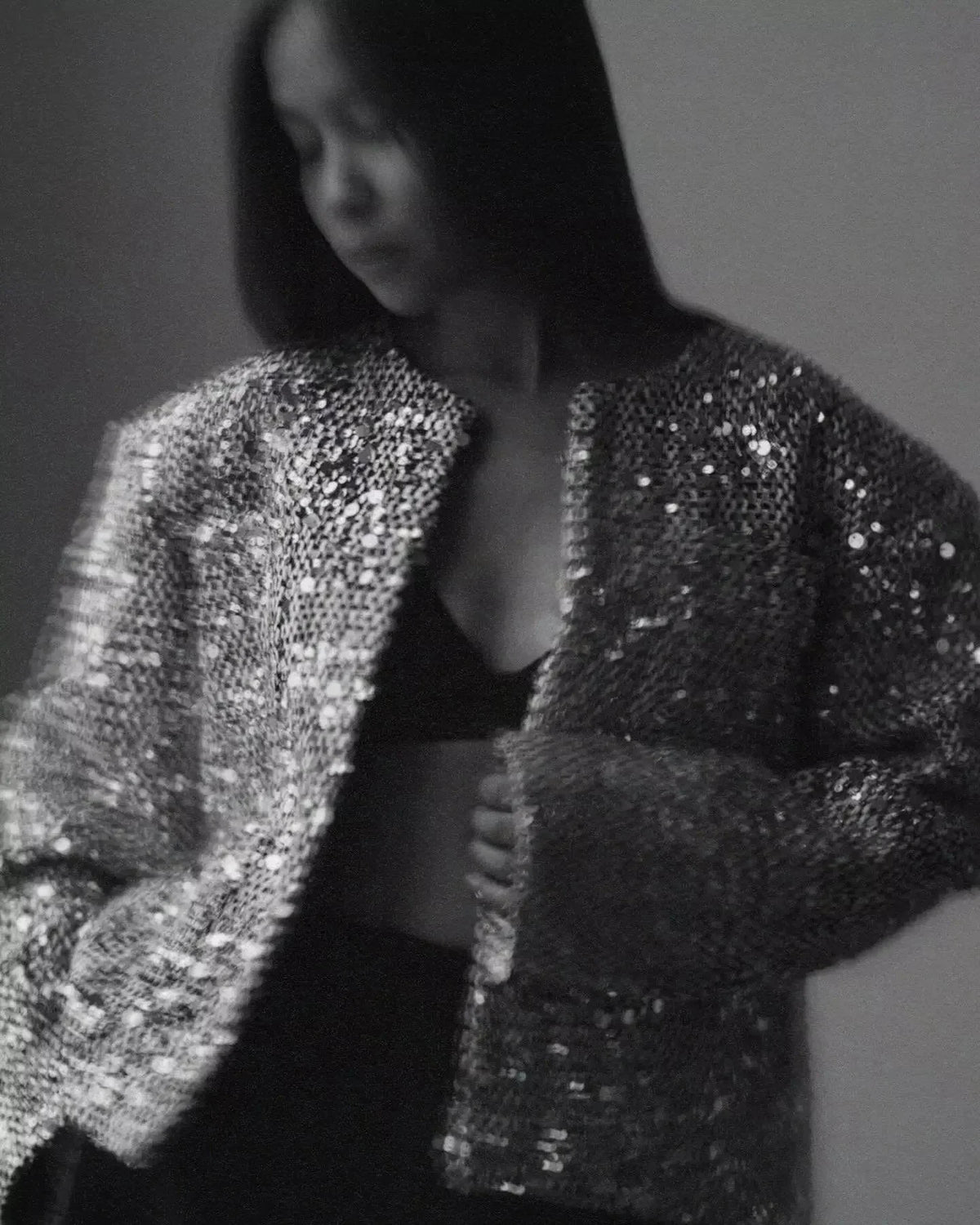 Veste courte en bouclé à sequins pour femme