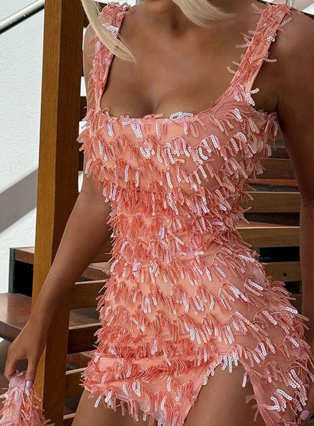 Robe courte à franges et à sequins pour femme | rose et moulante